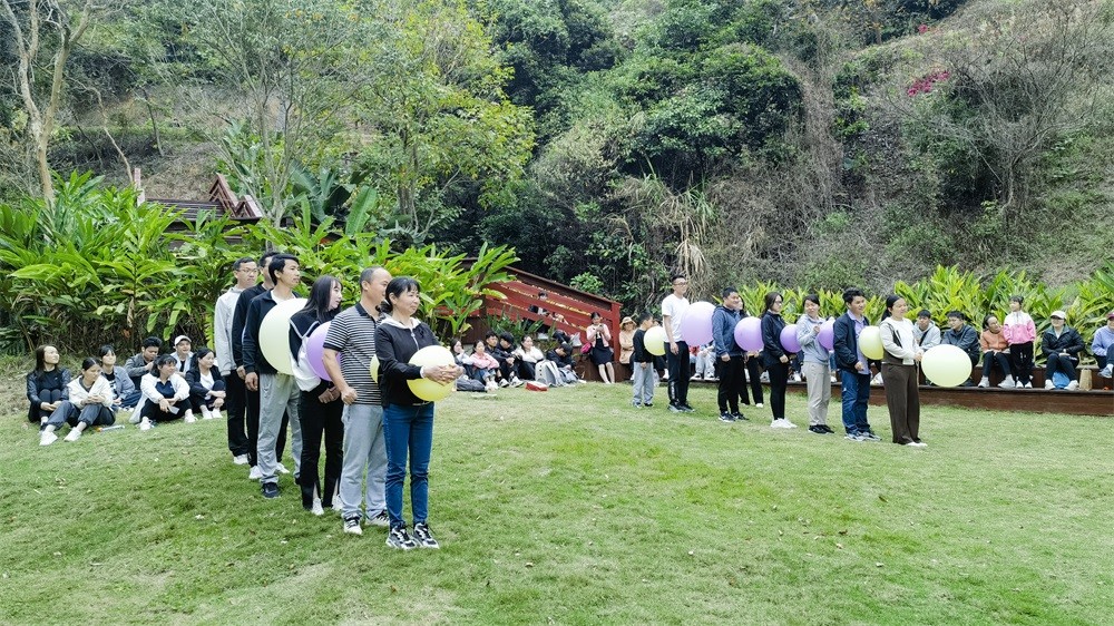 顶峰相见——艾礼安人新春登山之旅