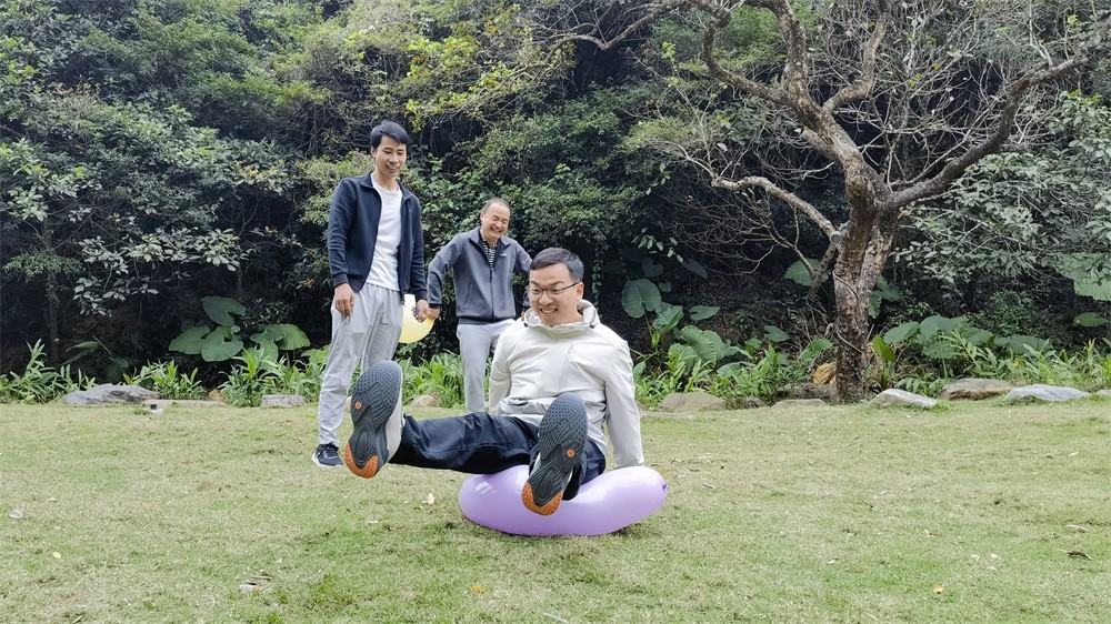 顶峰相见——艾礼安人新春登山之旅