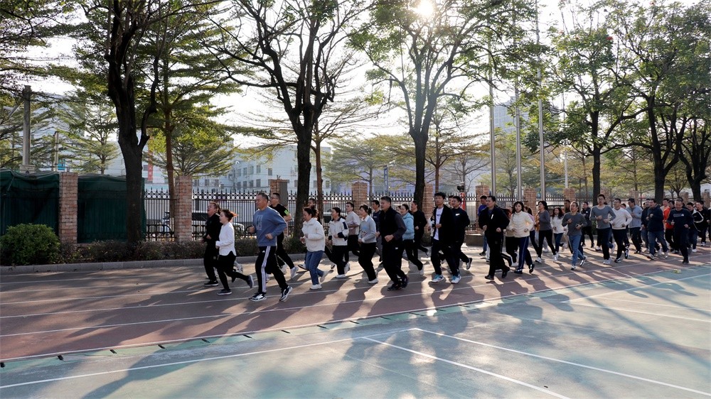 奋力冲刺，挑战极限——艾礼安第十五届运动会圆满落幕！