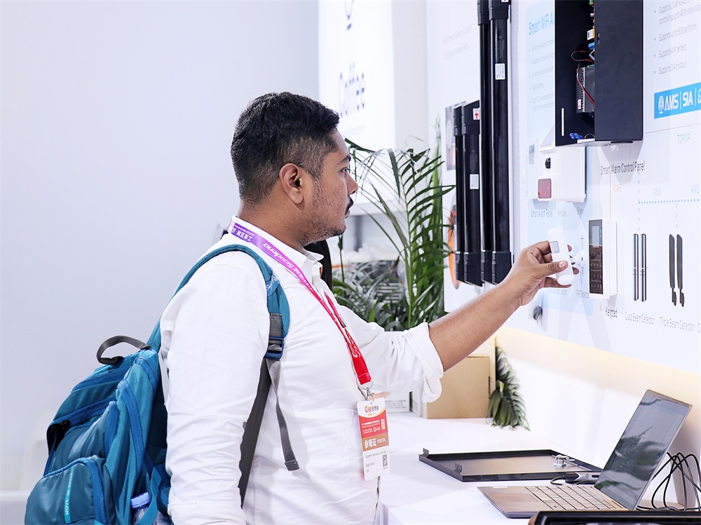 精彩时刻 ‖ 2025安博会上的艾礼安